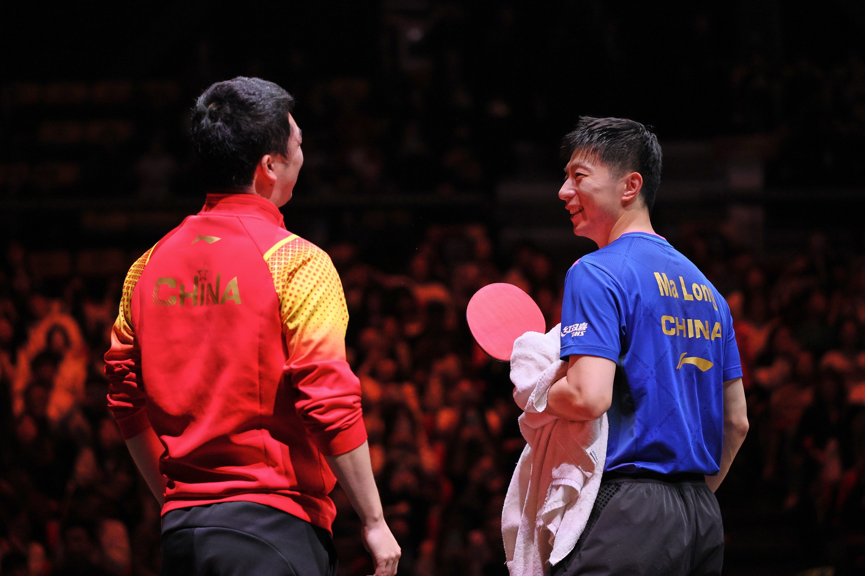 中国乒乓球队险胜波兰乒乓球队，马龙制霸全场