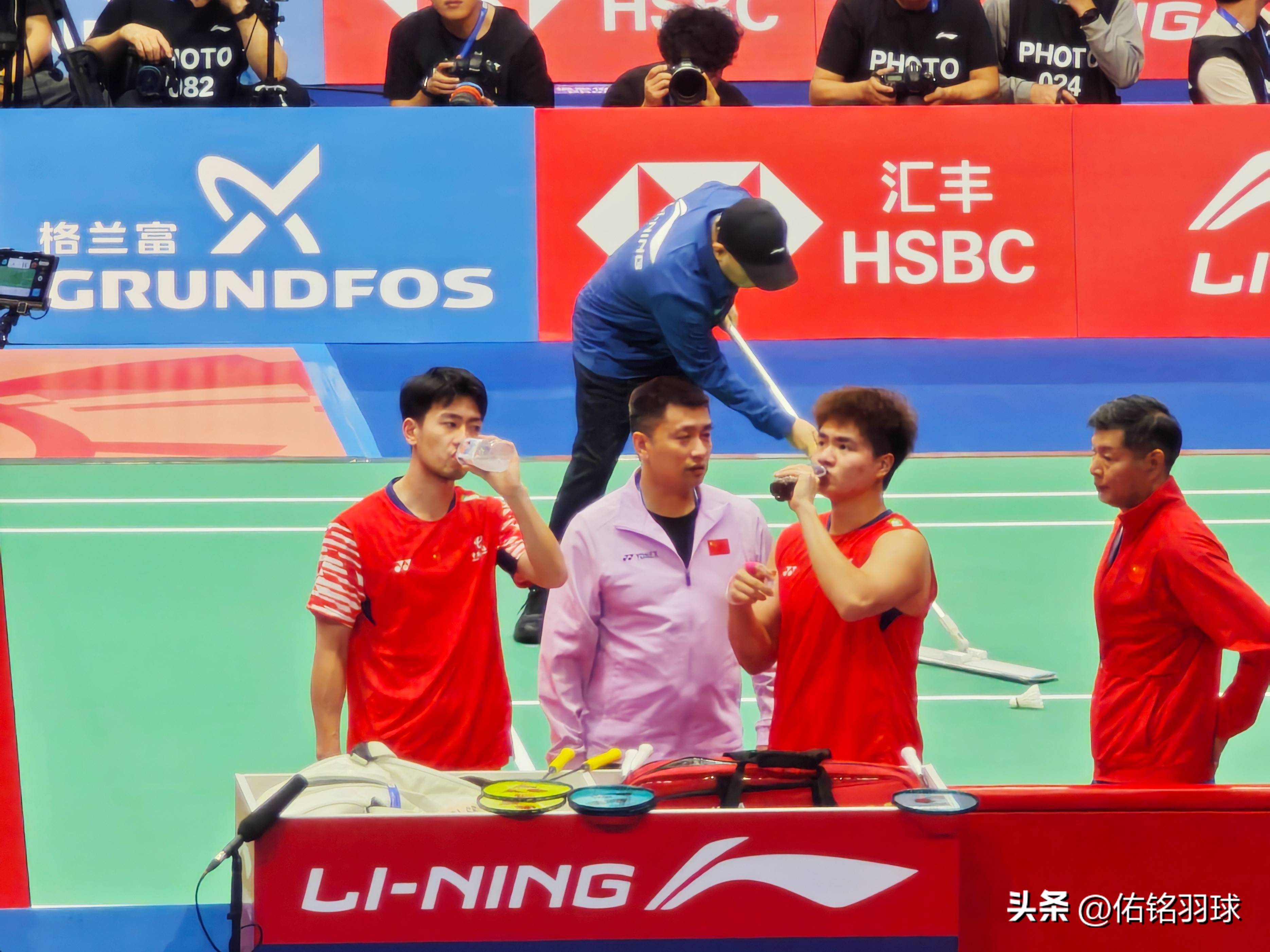 印尼羽毛球队轻取日本羽毛球队，林丹制霸全场的简单介绍
