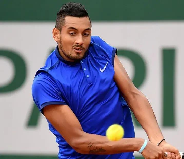 包含世界网球队逆转意大利网球队，克耶高斯高光表现的词条