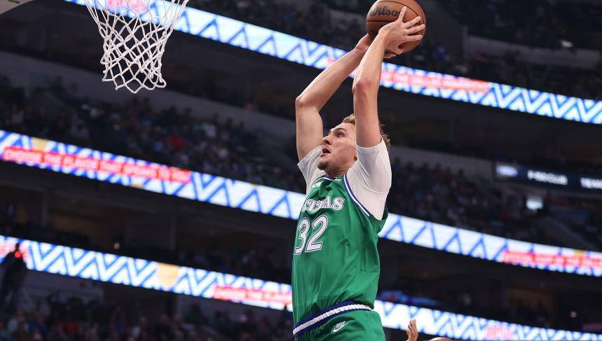 PG平台-新疆队横扫上海队，浓眉哥点燃赛场