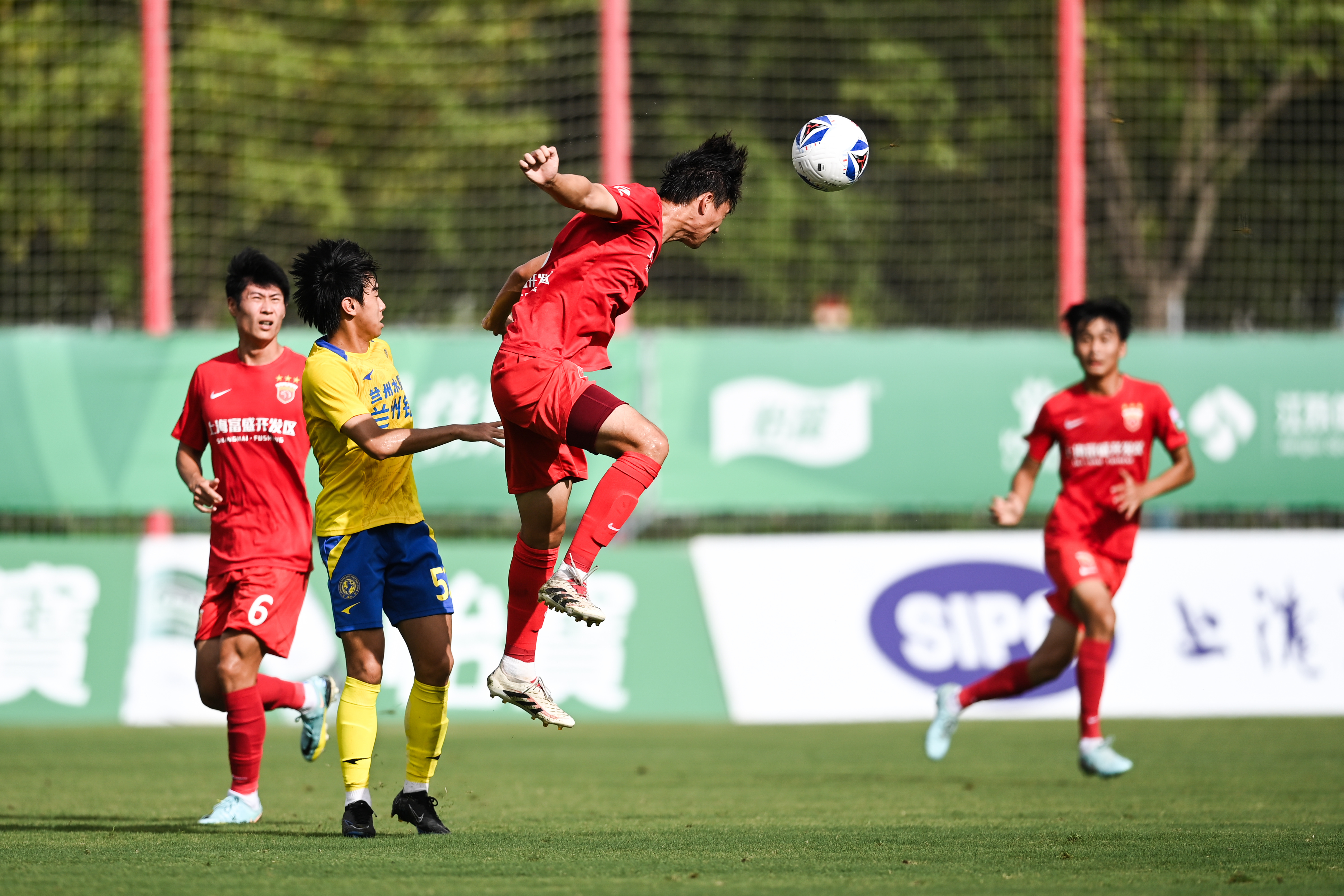 PG Soft Gaming-国内足球比赛中两支传统豪强对决引人注目的简单介绍