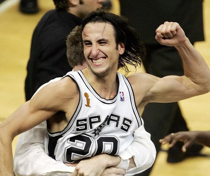 瓦朗谢纳队全力以赴,轻松战胜对手 瓦朗谢纳队全力以赴,轻松战胜对手