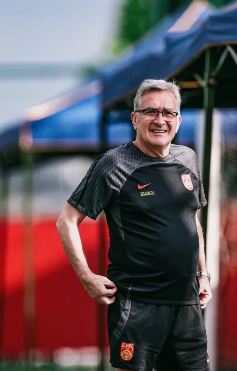 墨西哥足球队队长展现领导才华