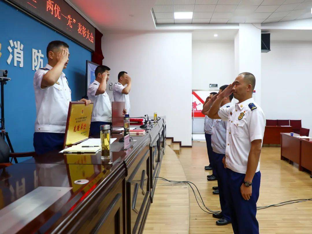 强强对话，全新一轮淘汰赛掀起激烈战役的简单介绍