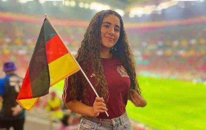 哥斯达黎加联赛季前热身赛事吸引球迷注目，比赛激动的简单介绍