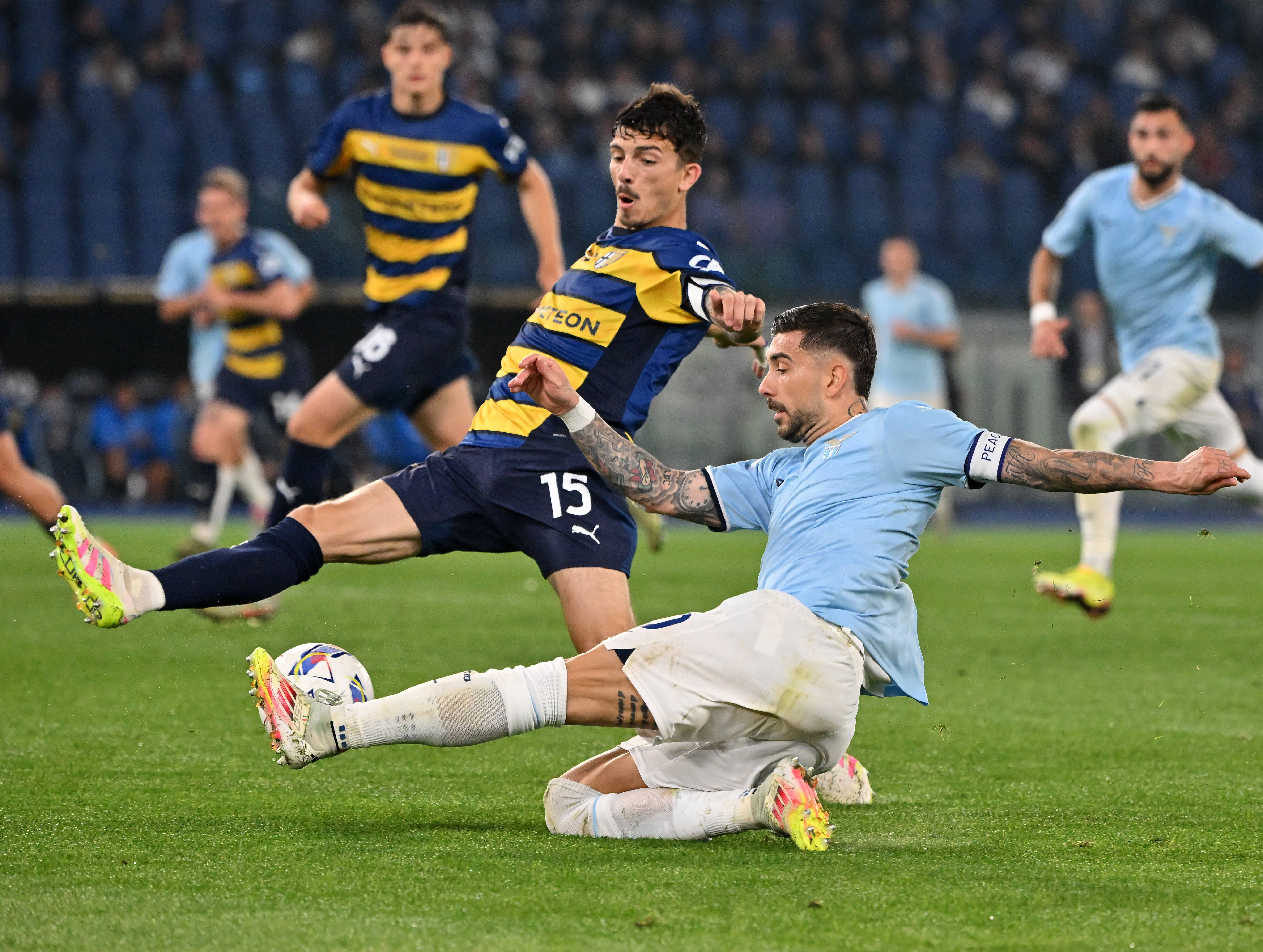 富勒姆客场遭遇重大挫折，保级形势严峻的简单介绍