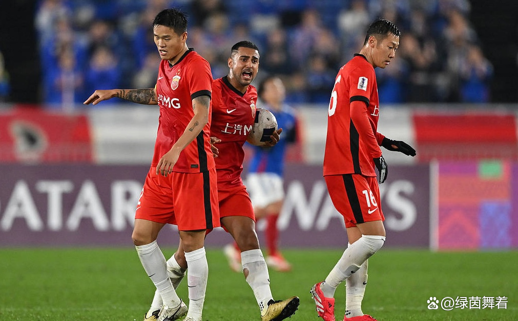 亚冠赛场上演惊心动魄的对抗与竞争