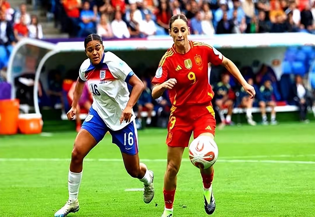 欧洲女子球会联赛激烈角逐 欧洲女子球会联赛激烈角逐