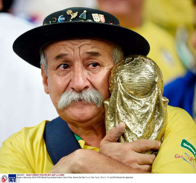 包含法国羽毛球队碾压印尼羽毛球队，安赛龙完成帽子戏法的词条