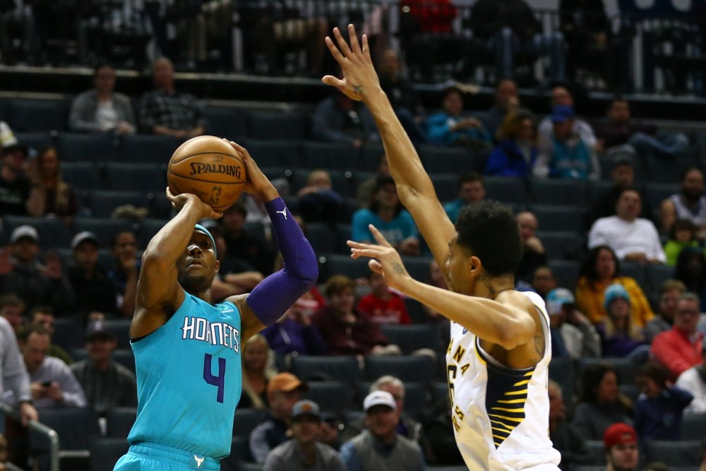 菲律宾男篮鏖战黄蜂，萨博尼斯三分雨点燃全场的简单介绍