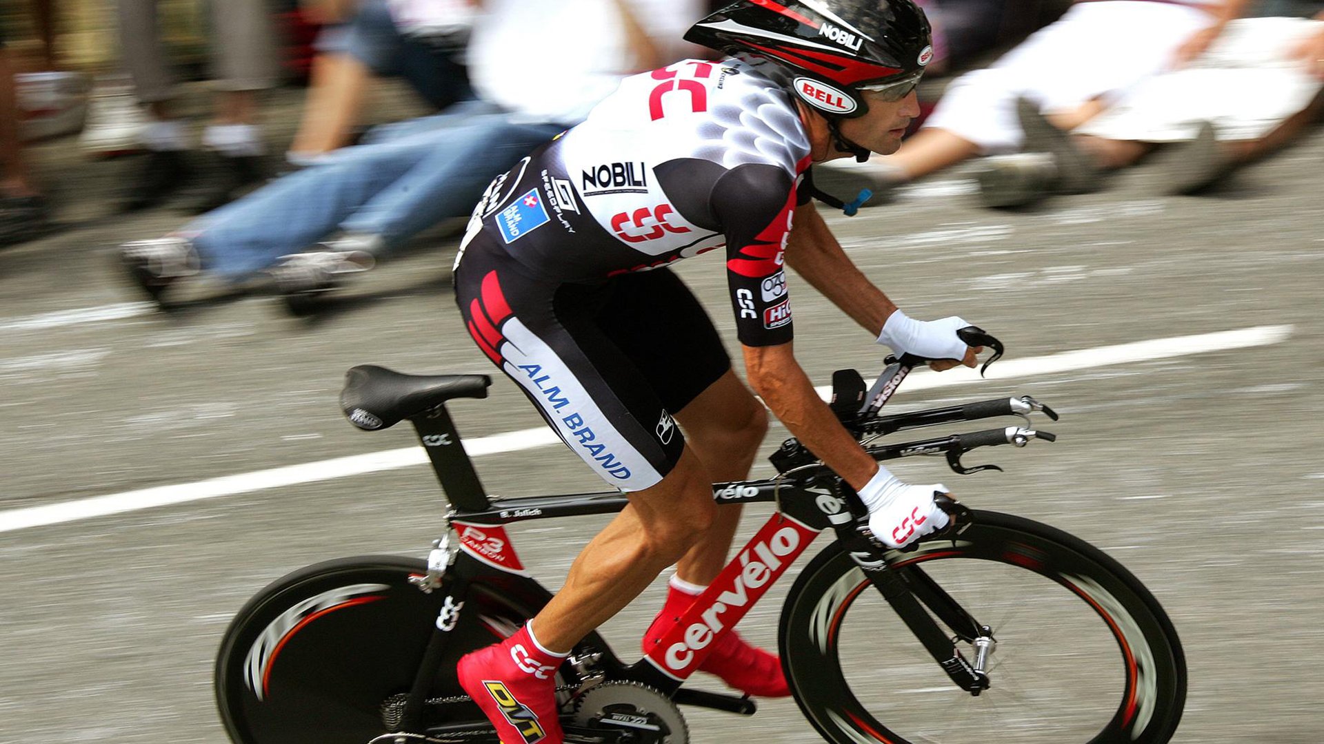 PG电子线上登入-诺里斯点燃赛场，梅赛德斯绝杀哈斯，一场技术与勇气的双重胜利