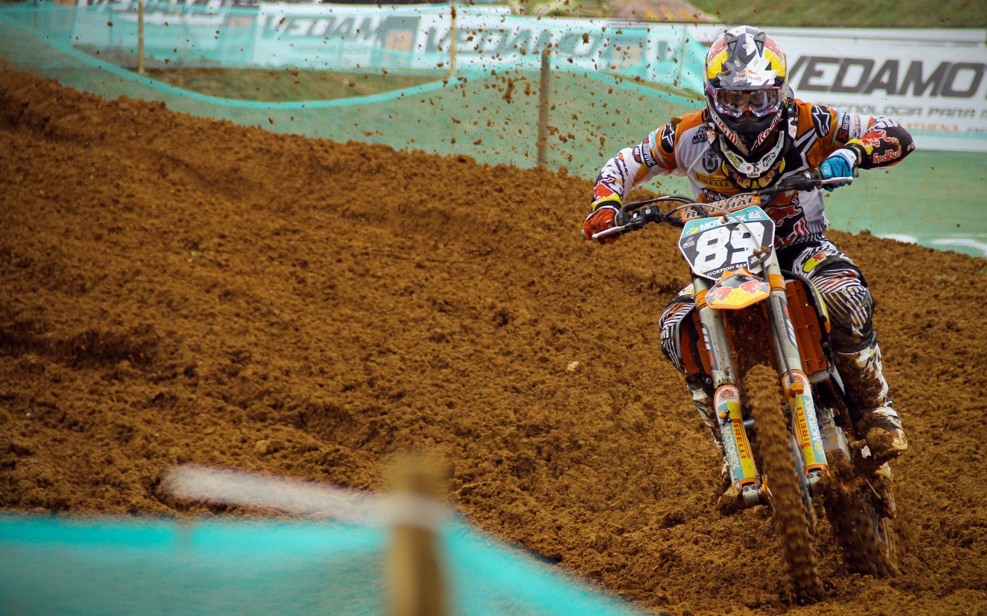 孤峰独峙,当唯一成为比赛唯一的注脚—约基奇绝命连击,雄鹿防线在时间尽头崩塌
